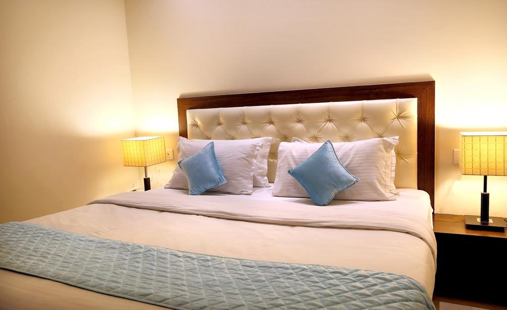 Hotel Rk Grande Ludhiana Eksteriør bilde