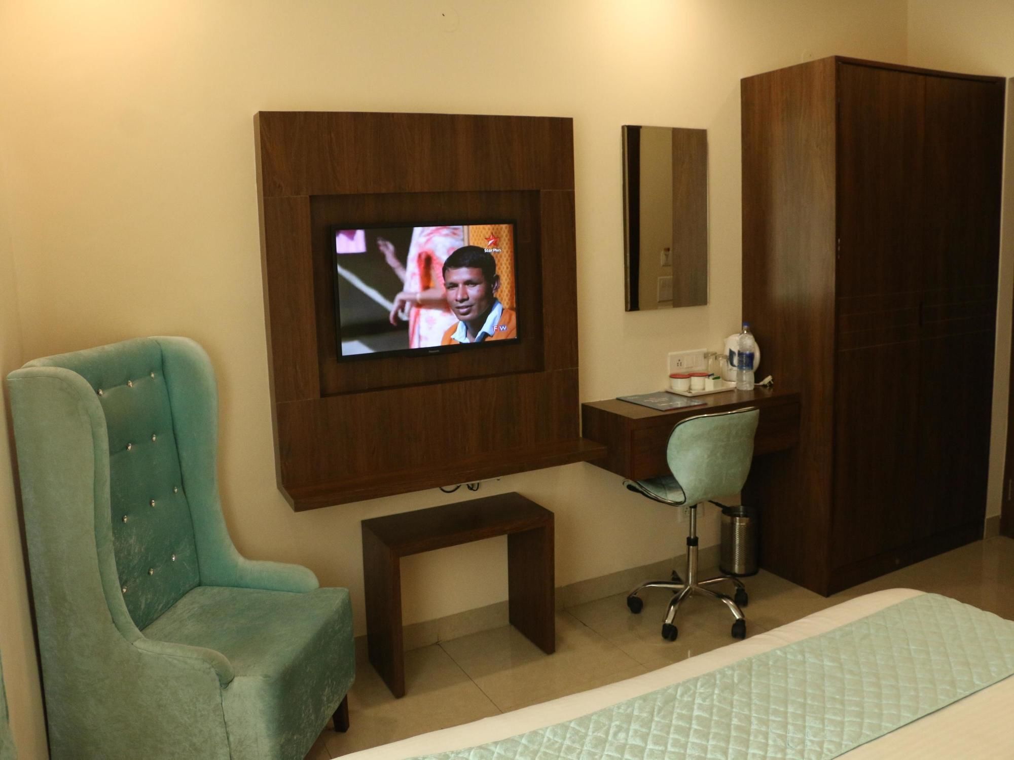 Hotel Rk Grande Ludhiana Eksteriør bilde